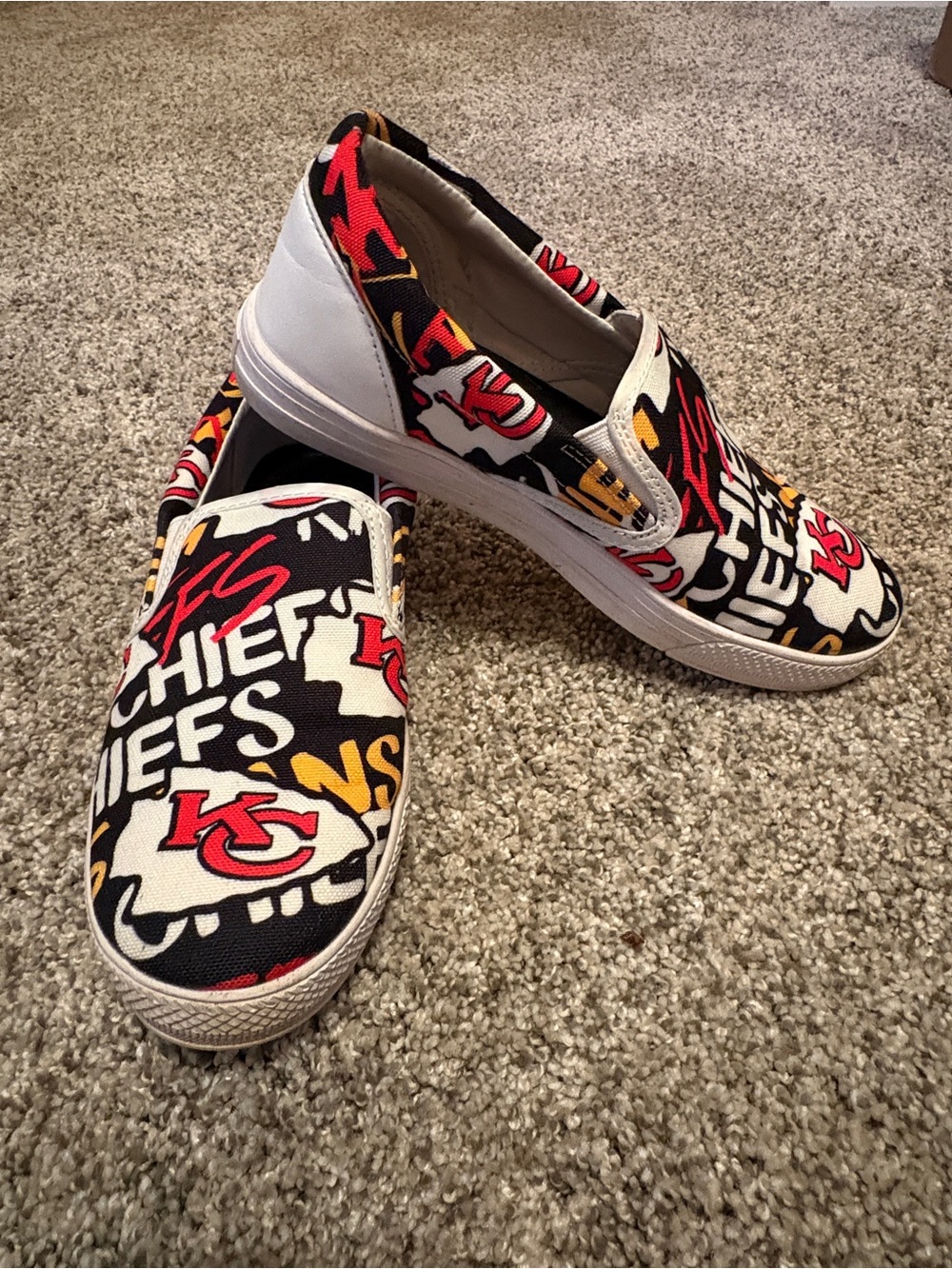 Kansas City Chiefs Slip-On Canvas Sneakers - Size 6 ❤️🏈💛